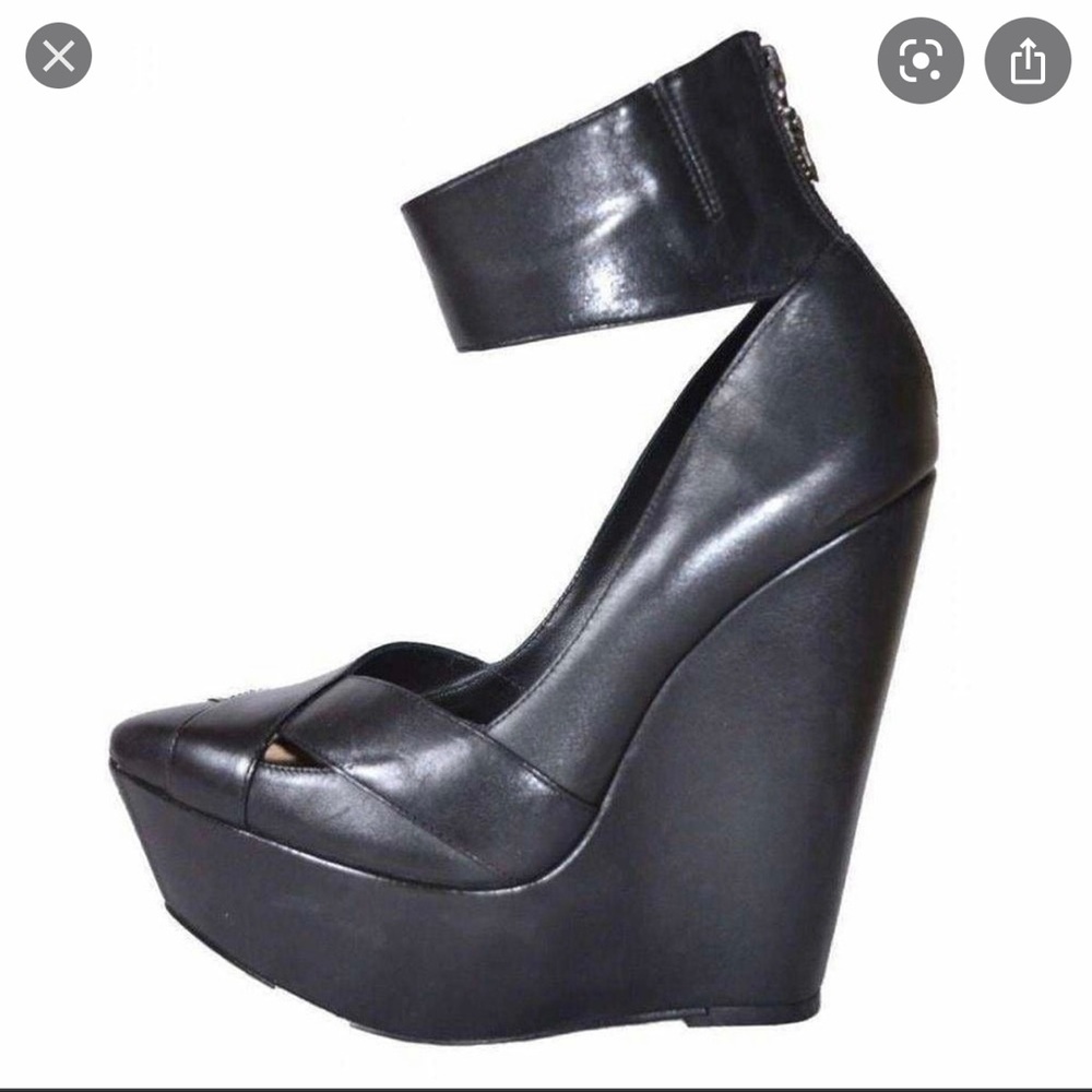 Max Azria Nayoko Shoes Sz 39